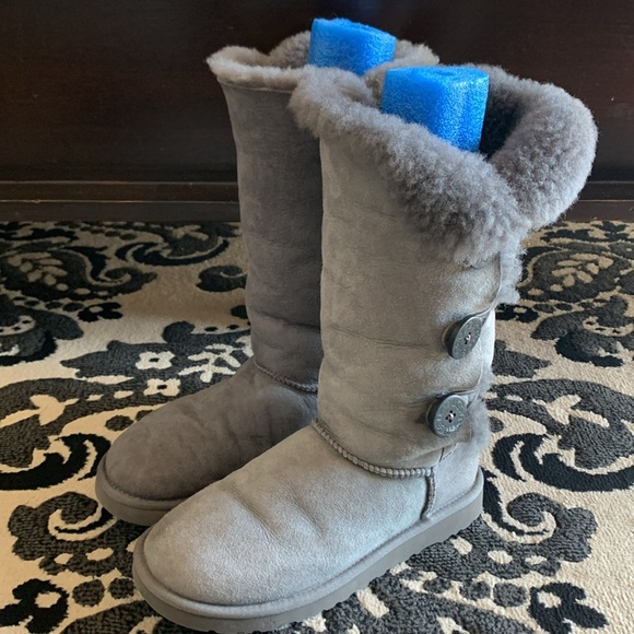 UGG Bailey Button Triplet Boot Size 7 - Picture 3 of 7